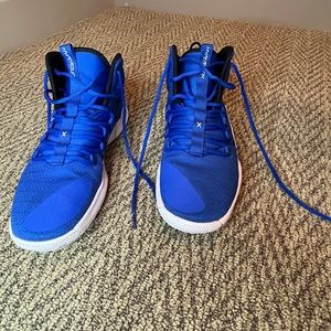 Nike basketball Hyperdunk BLUE size 9